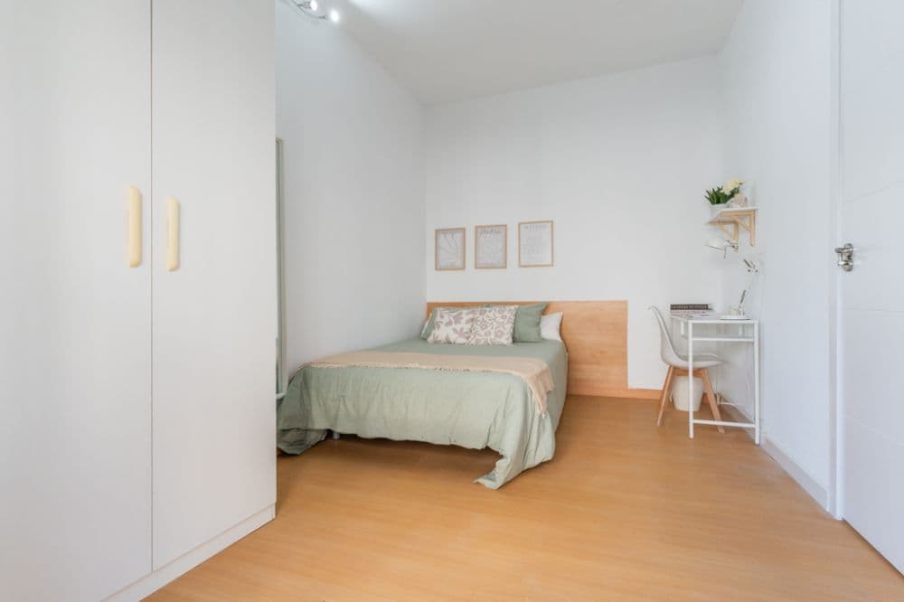 Private room in Madrid photo 3