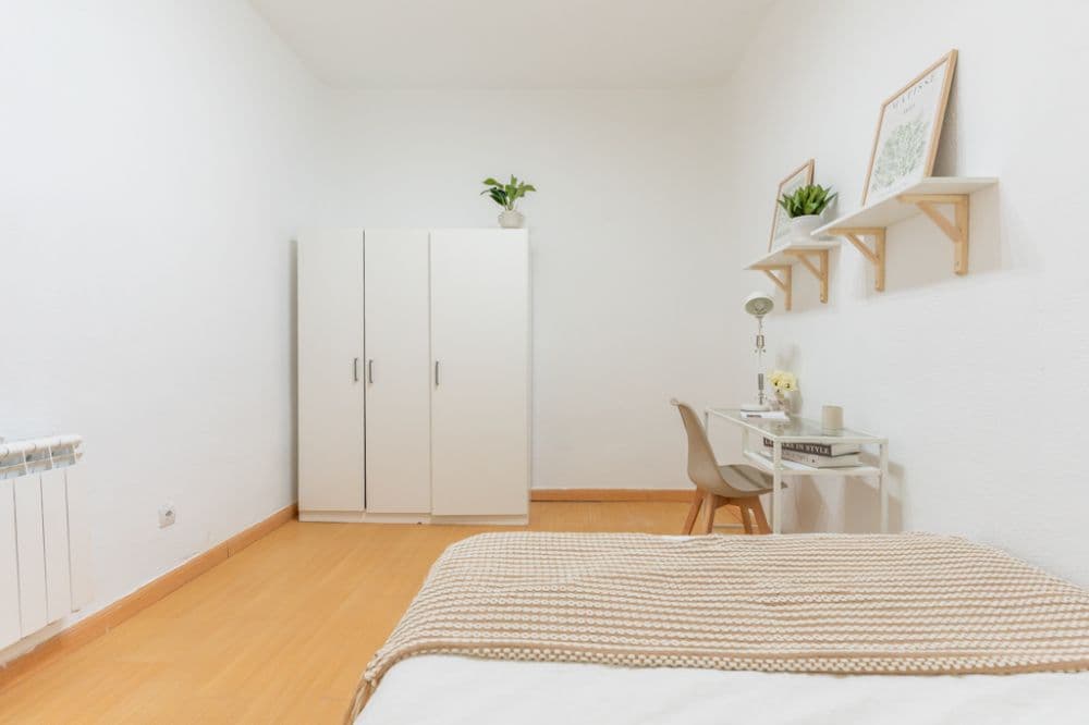 Private room in Madrid photo 2